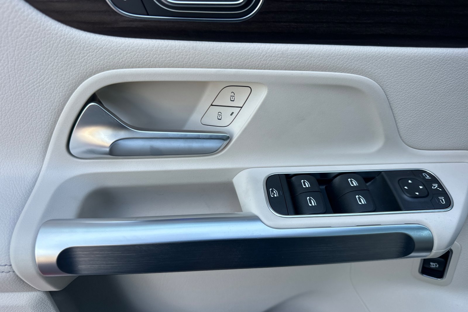 New 2025 Mercedes-Benz GLB 250 250 image 11