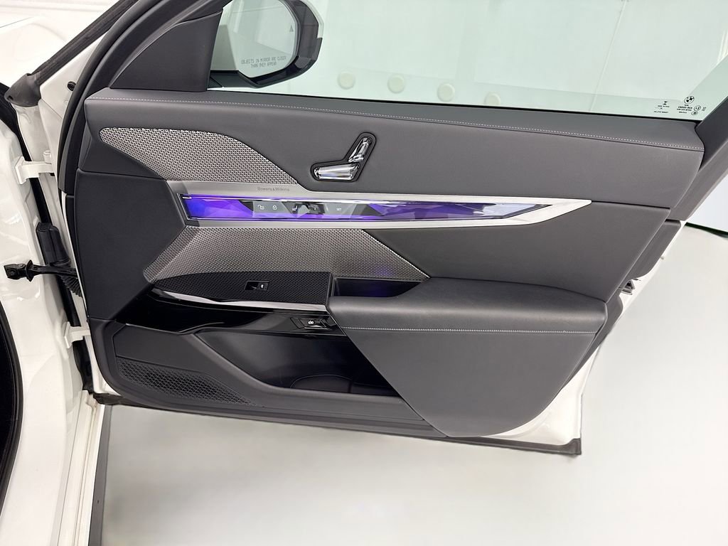 Certified 2023 BMW 740i RWD image 24