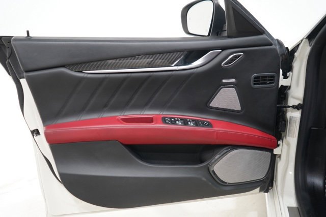 Used 2022 Maserati Ghibli Trofeo image 18