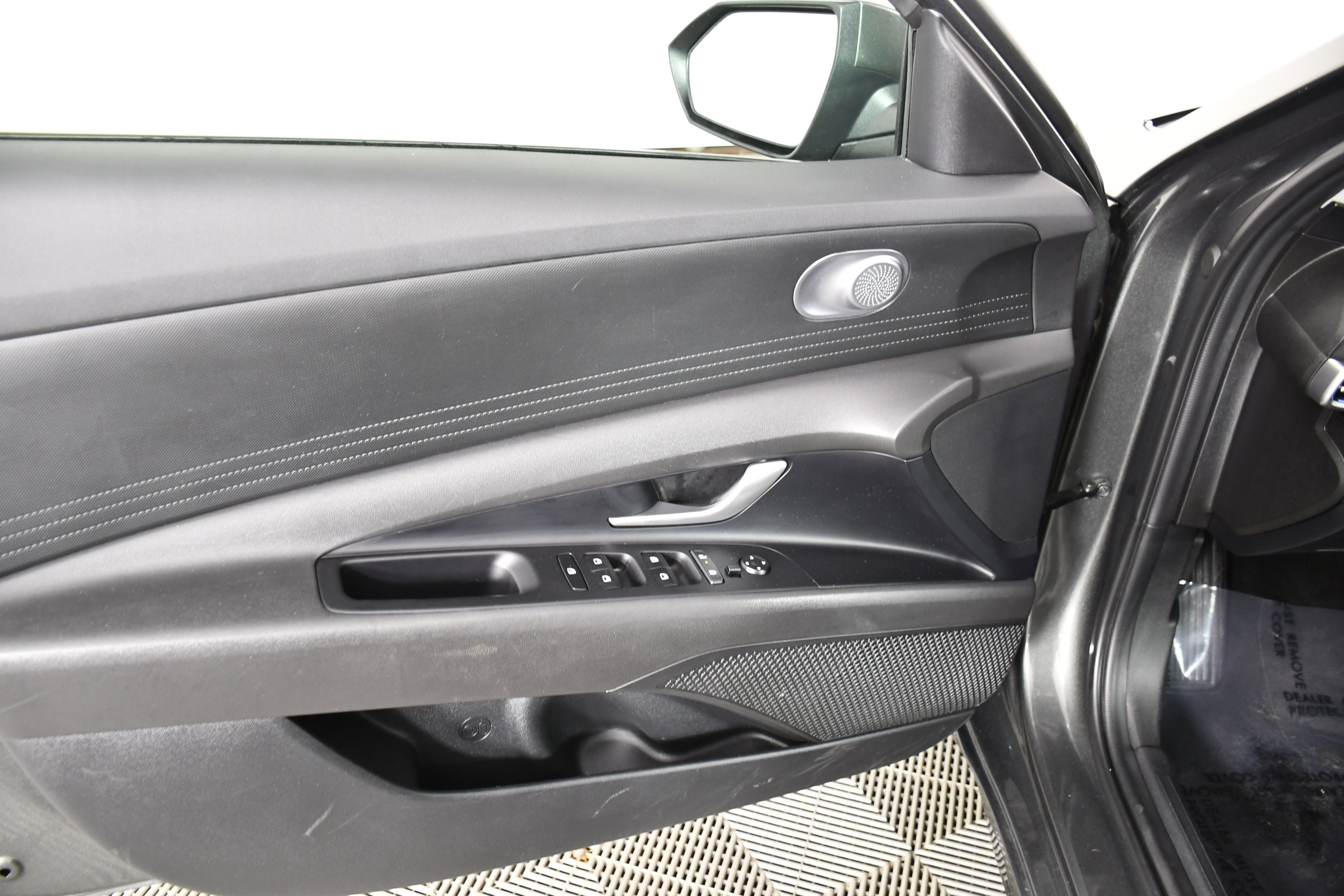 Used 2024 Hyundai Elantra SEL FWD image 36
