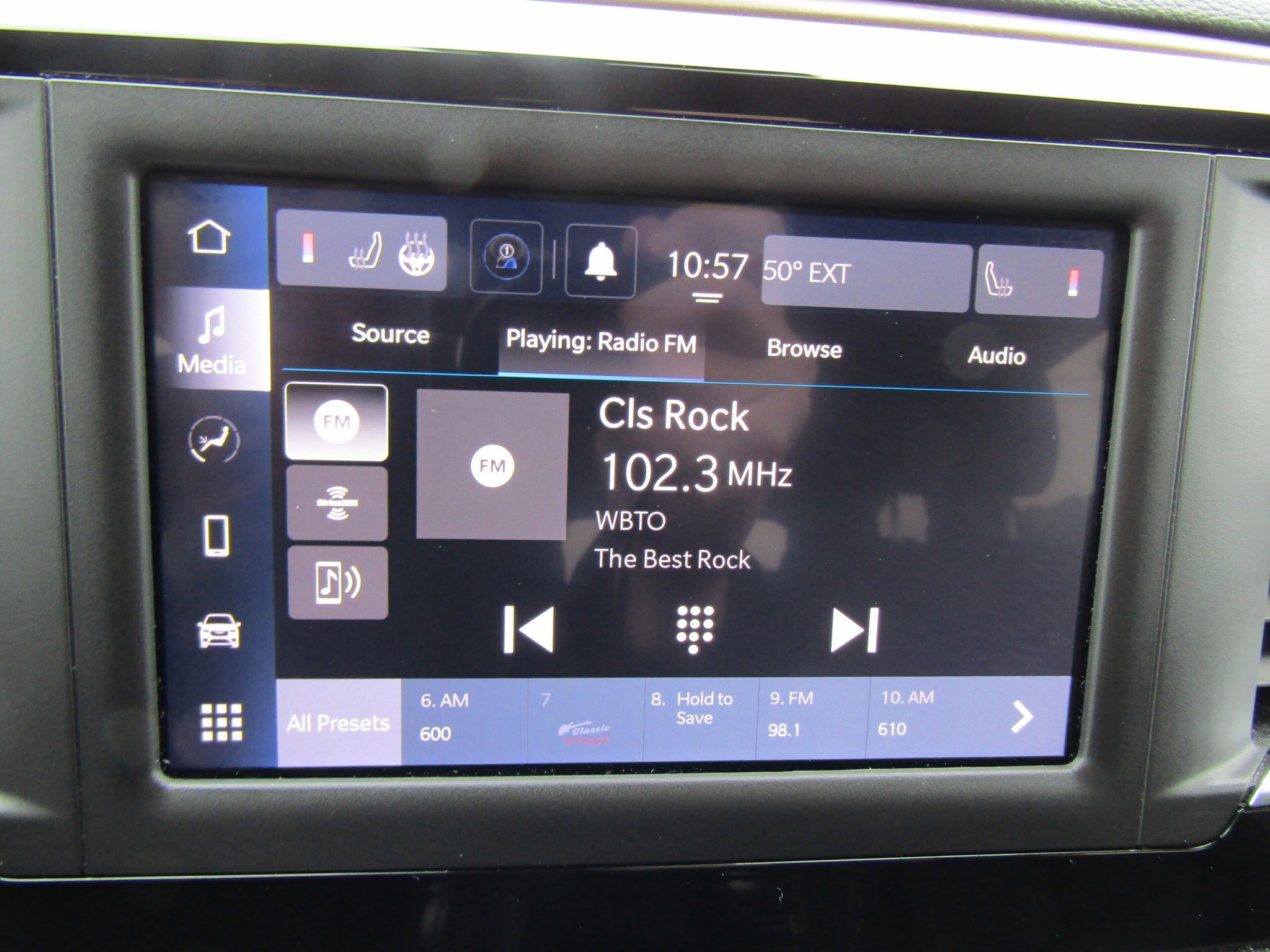 Used 2023 Chrysler Voyager LX FWD image 26