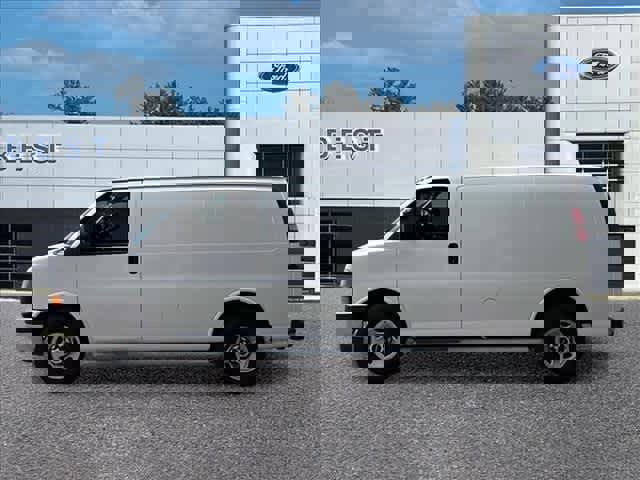 Used 2017 GMC Savana 2500 image 8