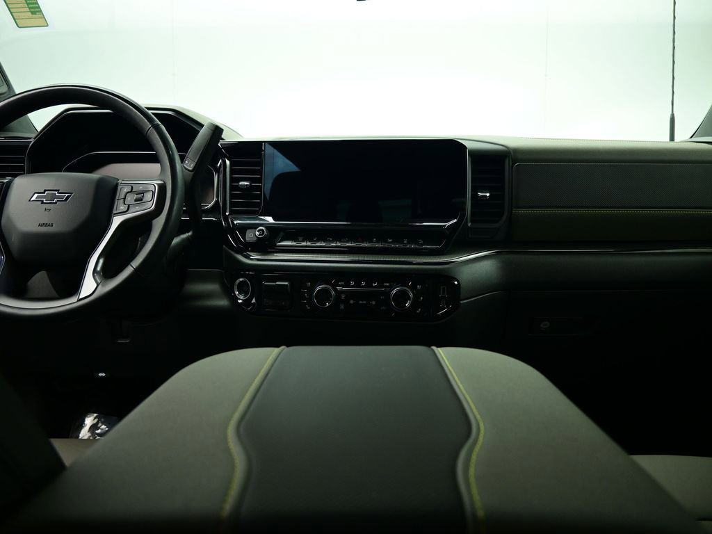 Used 2024 Chevrolet Silverado 2500 ZR2 w/ Technology Package image 42