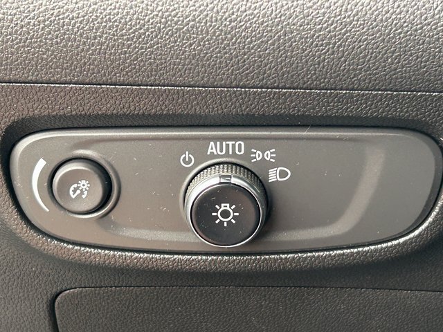 Used 2025 Buick Encore GX Sport Touring w/ Advanced Technology Package AWD/4WD image 24