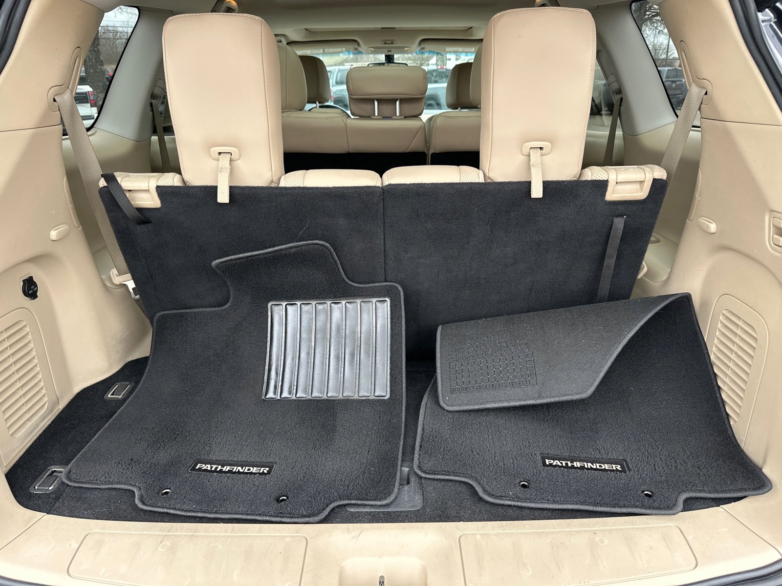 Used 2018 Nissan Pathfinder Platinum image 19