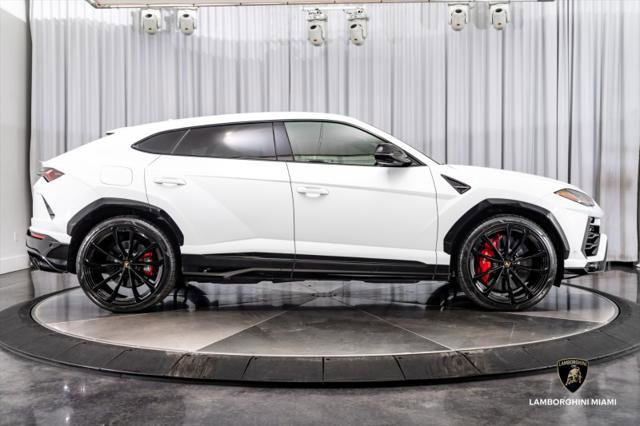 Used 2022 Lamborghini Urus image 18