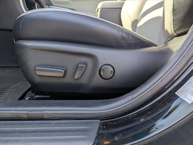 Used 2016 Toyota Camry SE image 11