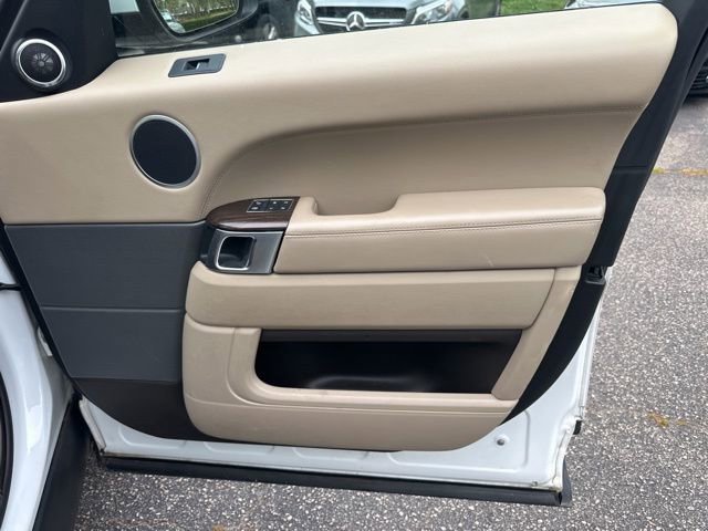 Used 2016 Land Rover Range Rover Sport HSE image 19