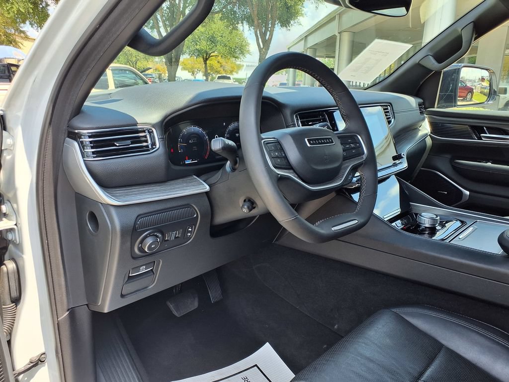 Used 2024 Jeep Wagoneer Series II w/ Flexible Seating Group RWD image 21