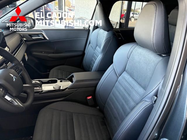 New 2026 Mitsubishi Outlander LE FWD image 13