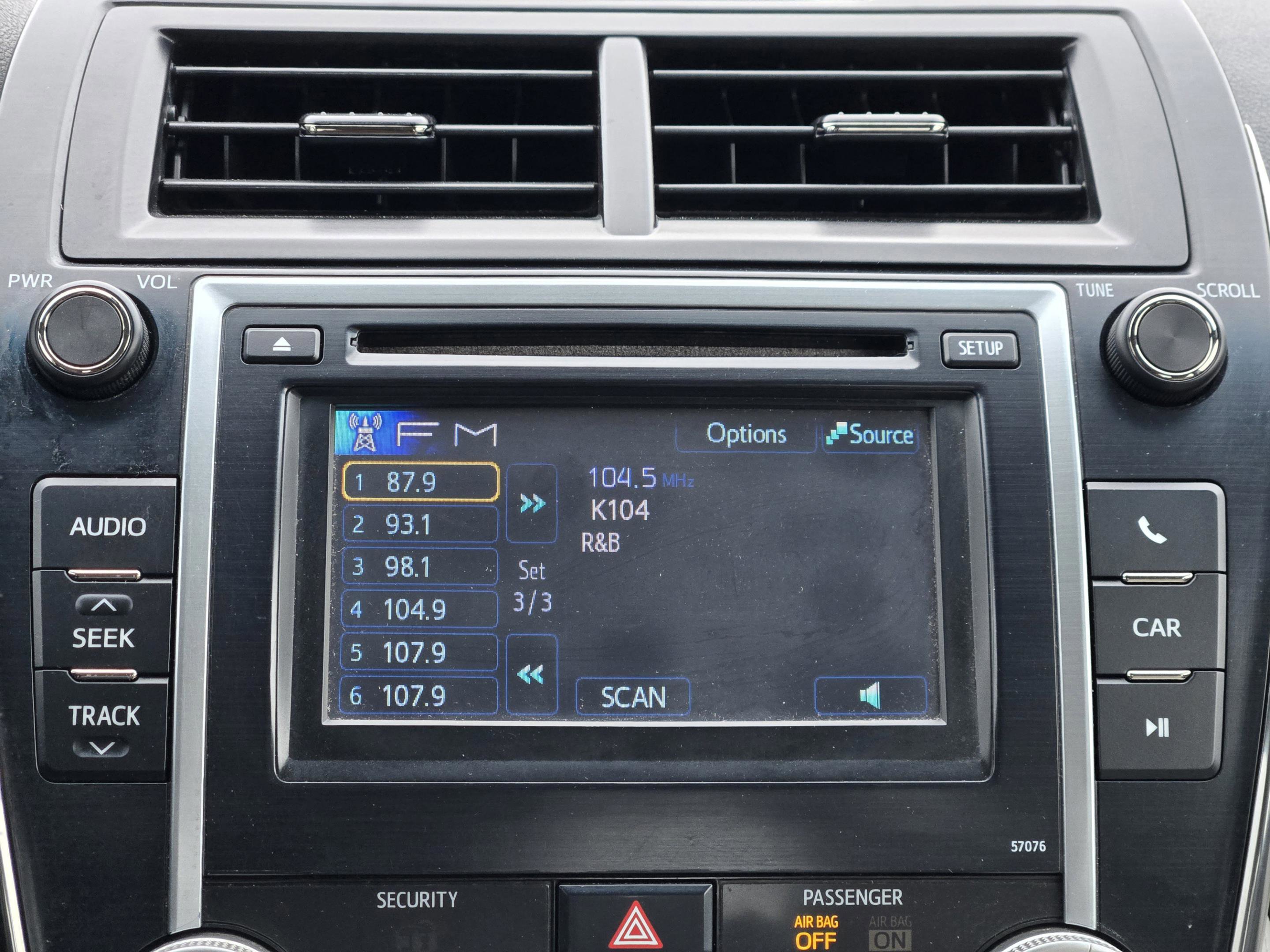 Used 2014 Toyota Camry LE FWD image 15