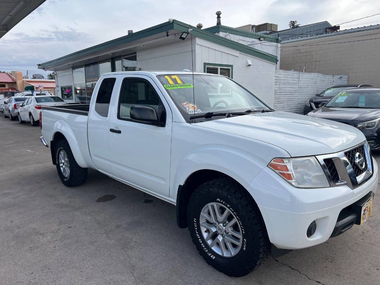 Used 2017 Nissan Frontier SV AWD/4WD image 2