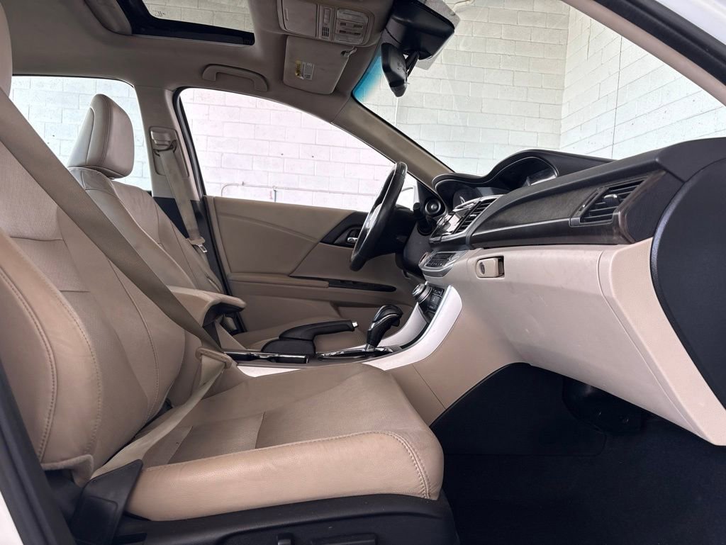 Used 2014 Honda Accord Touring image 15