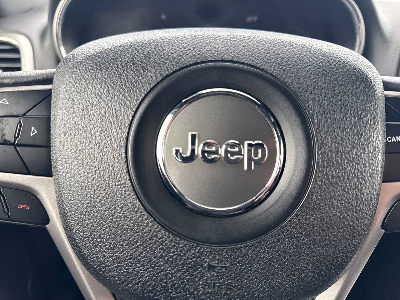 Used 2018 Jeep Grand Cherokee Altitude image 28