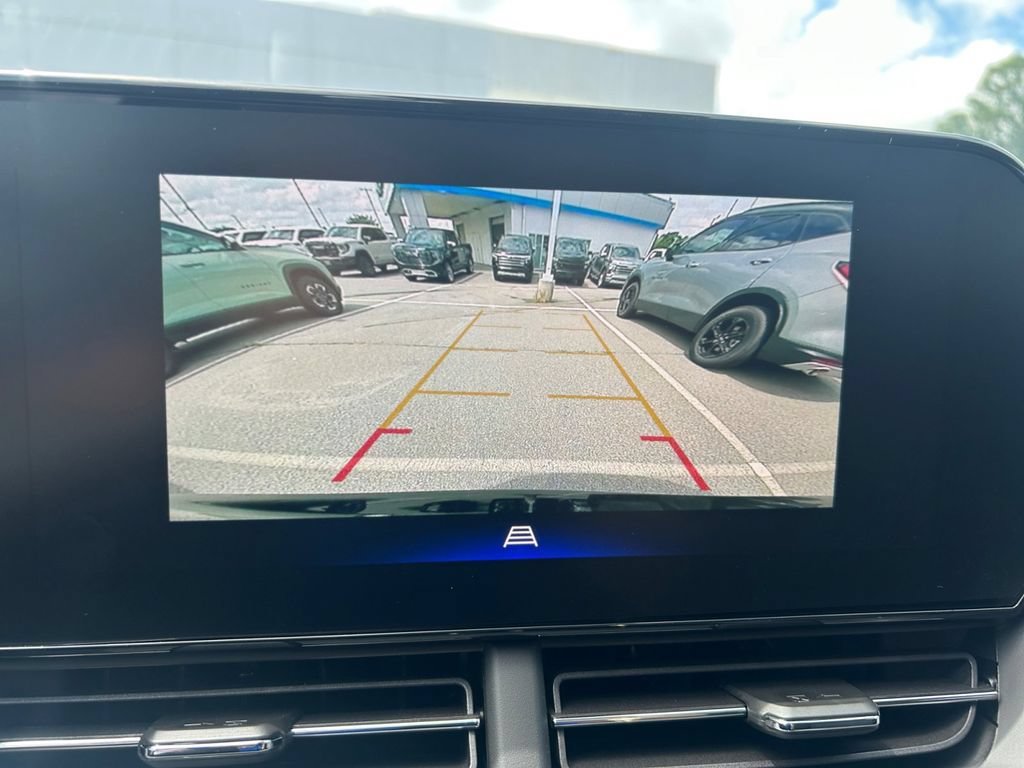 Used 2026 Chevrolet Trax LT w/ Driver Confidence Package FWD image 21