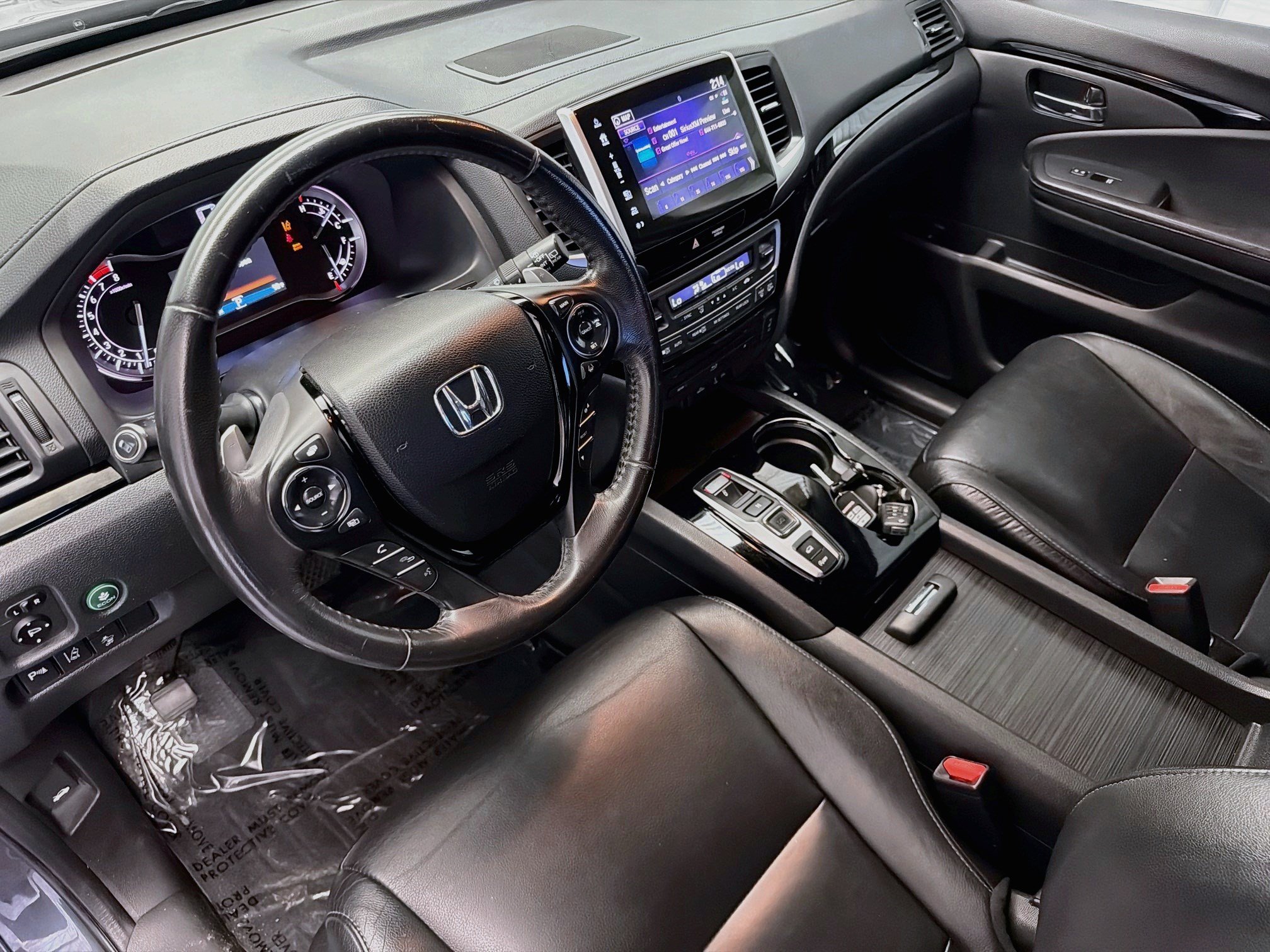 Used 2017 Honda Pilot Touring image 7