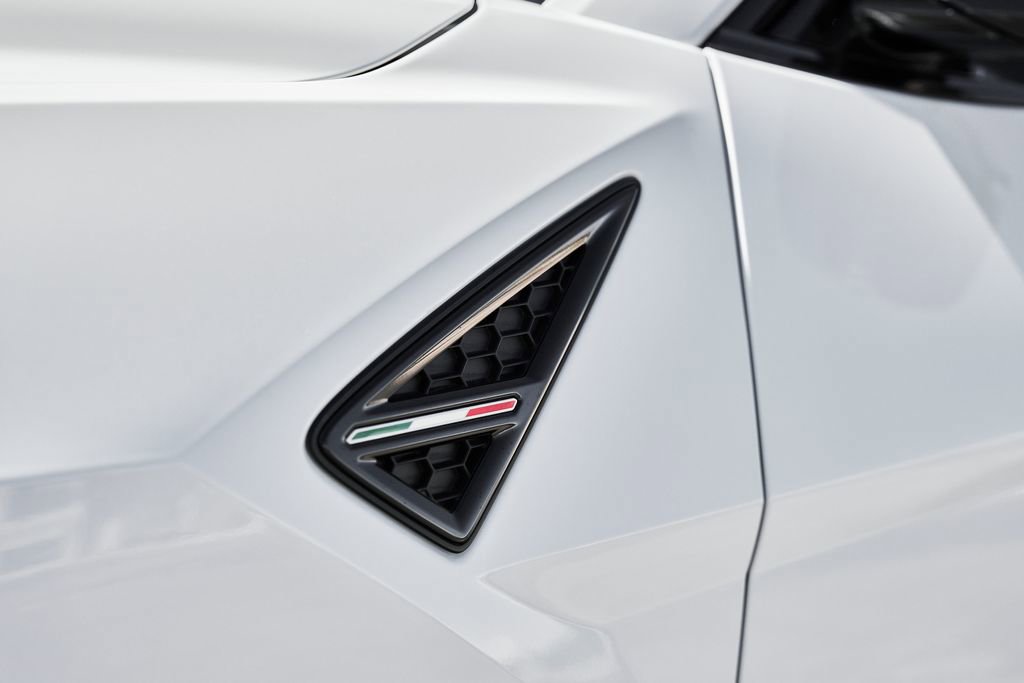 Used 2021 Lamborghini Urus image 7