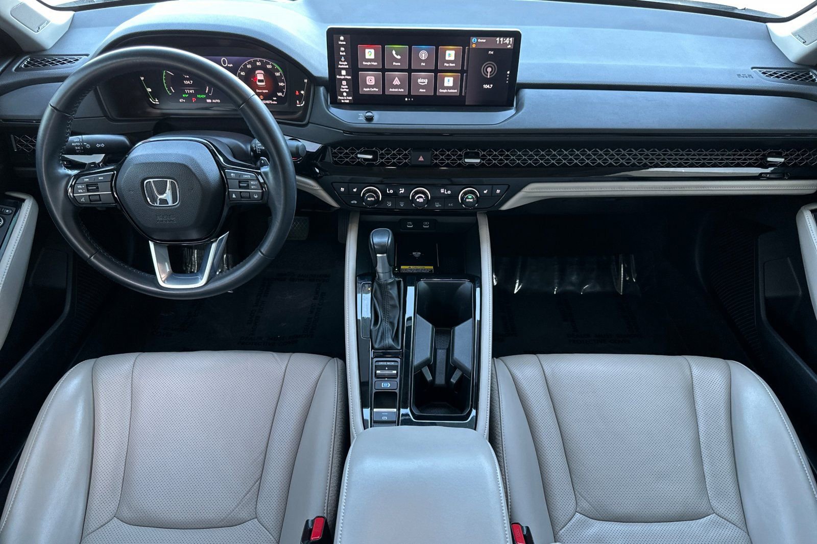 Used 2023 Honda Accord Touring image 13