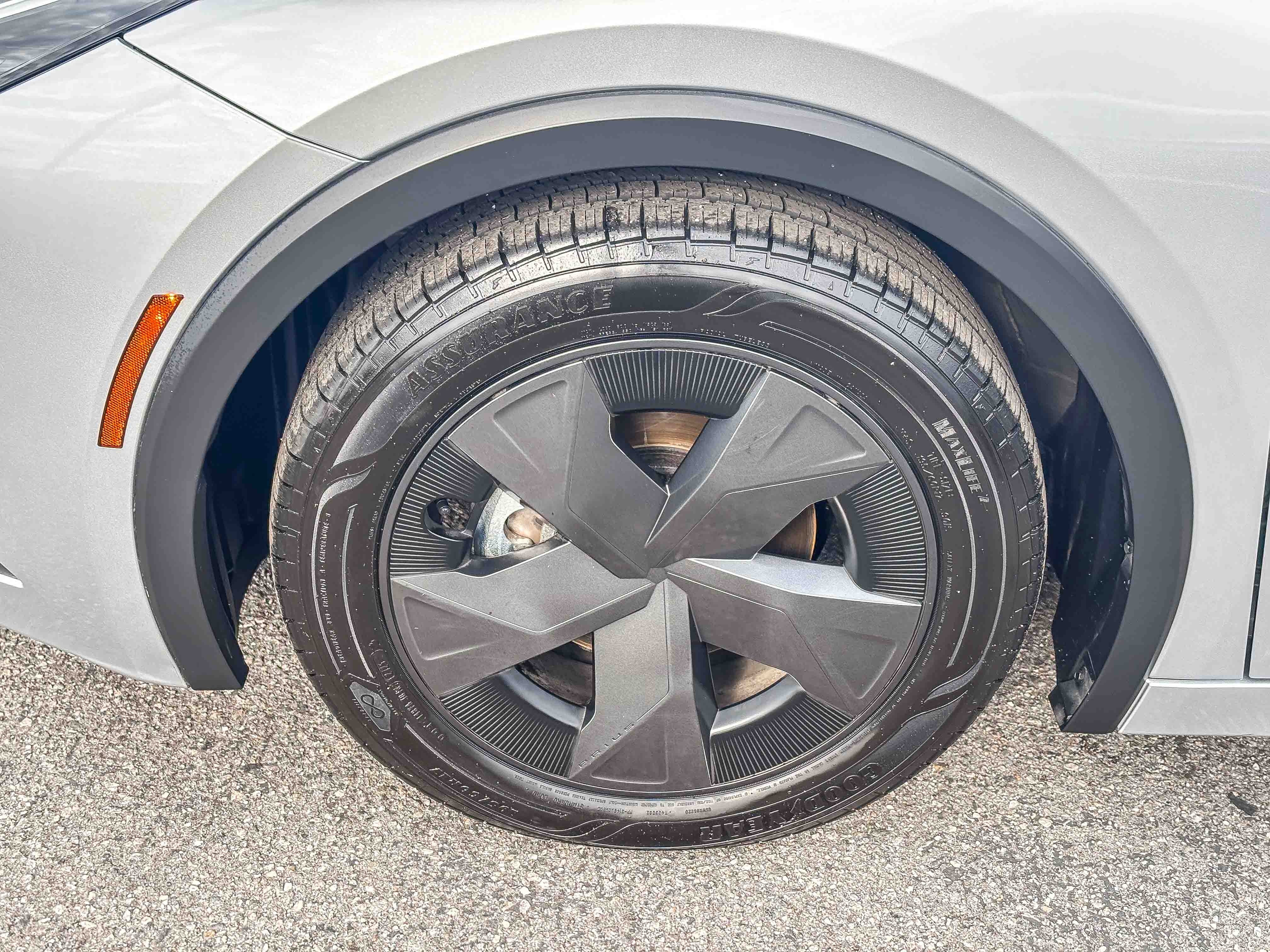 Used 2024 Toyota Prius LE image 12