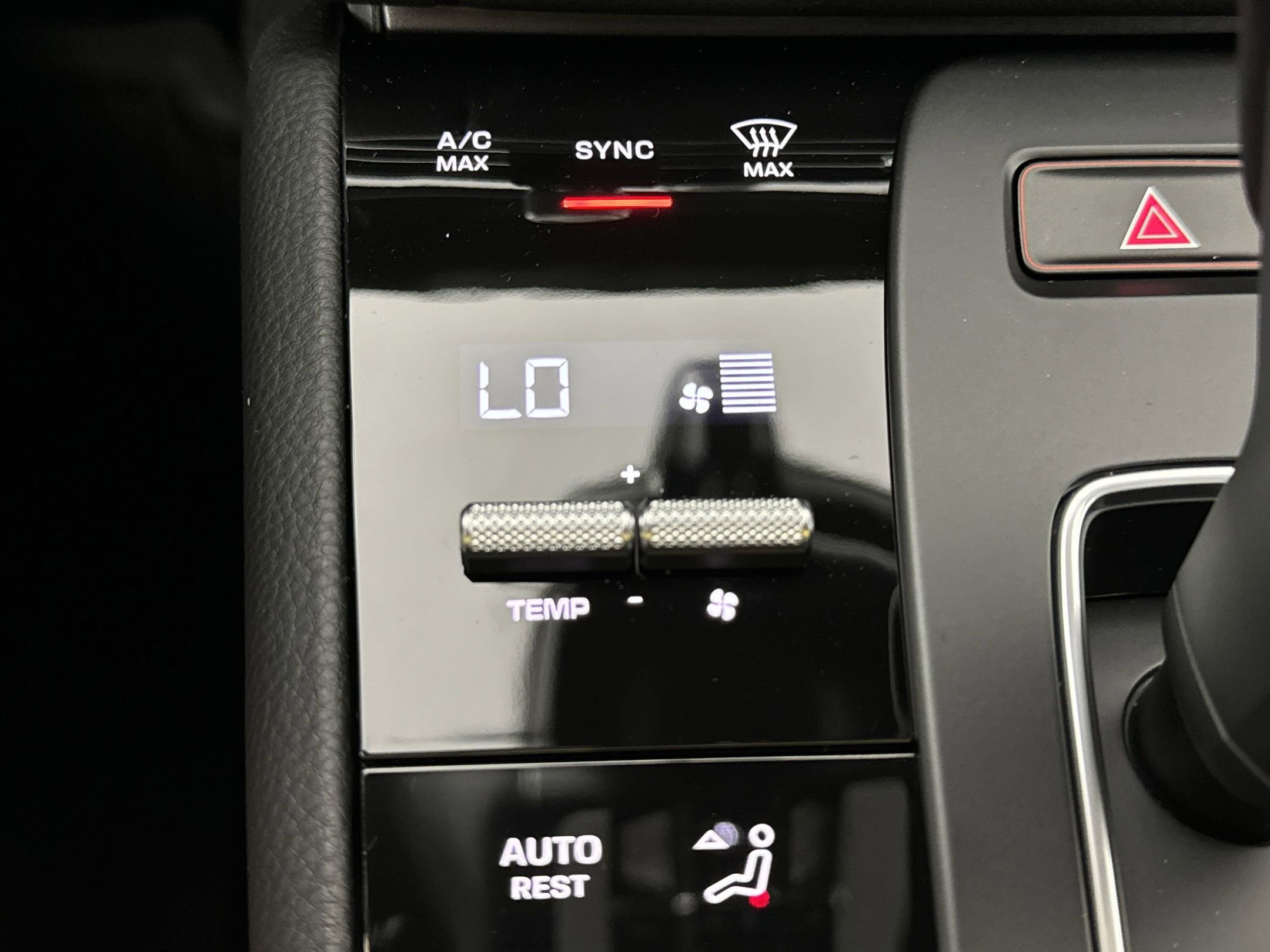 Certified 2025 Porsche Macan image 19