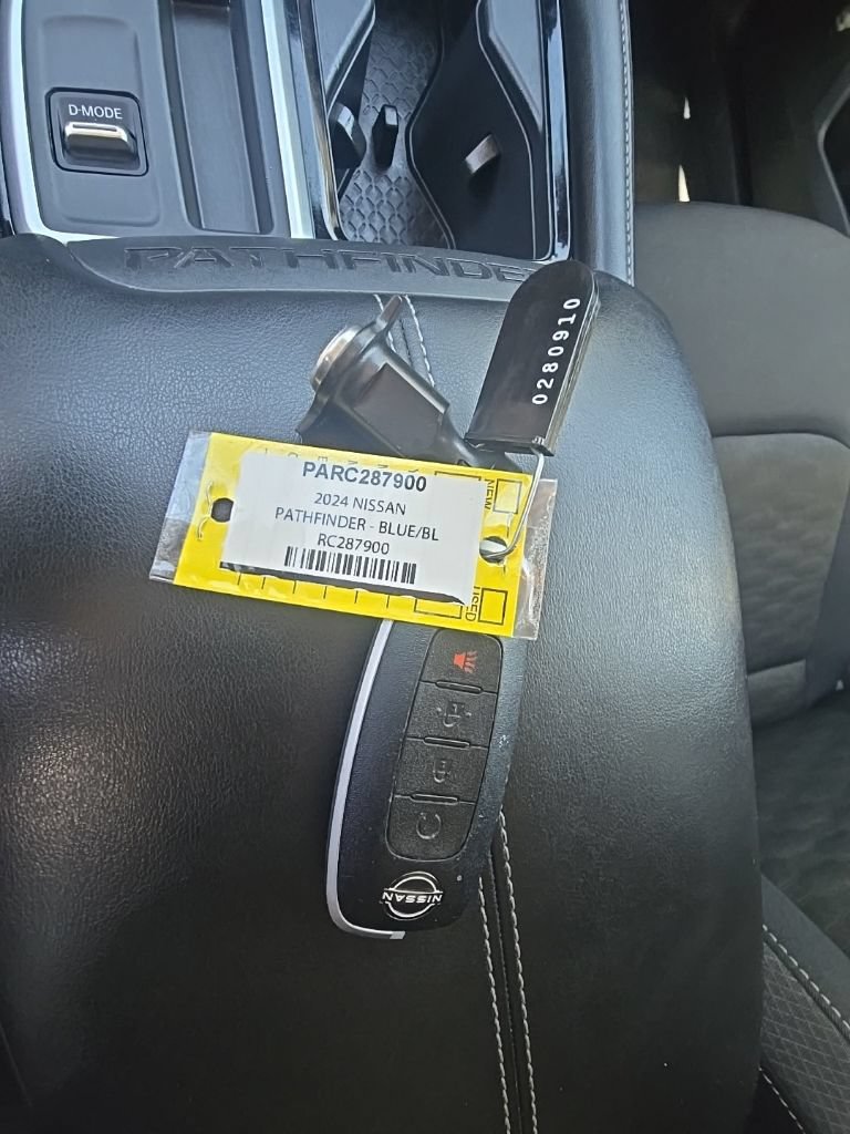 Used 2024 Nissan Pathfinder SV FWD image 25