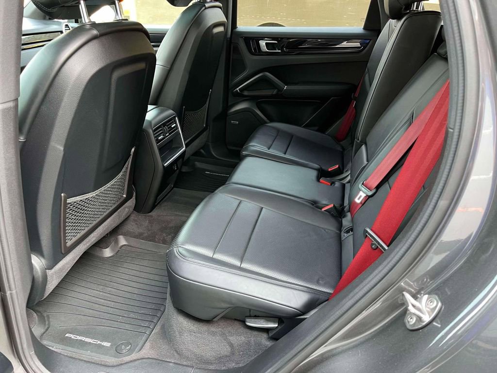 Used 2019 Porsche Cayenne image 16