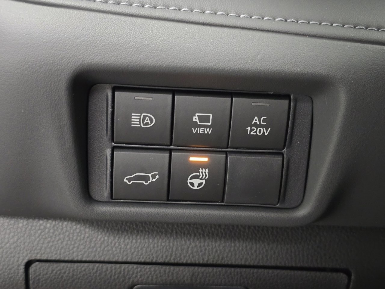 New 2026 Toyota Highlander Platinum image 10