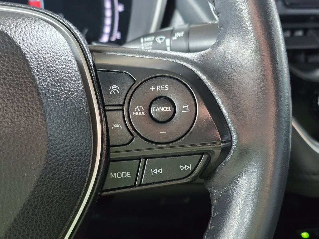 Used 2024 Toyota Corolla XSE FWD image 31