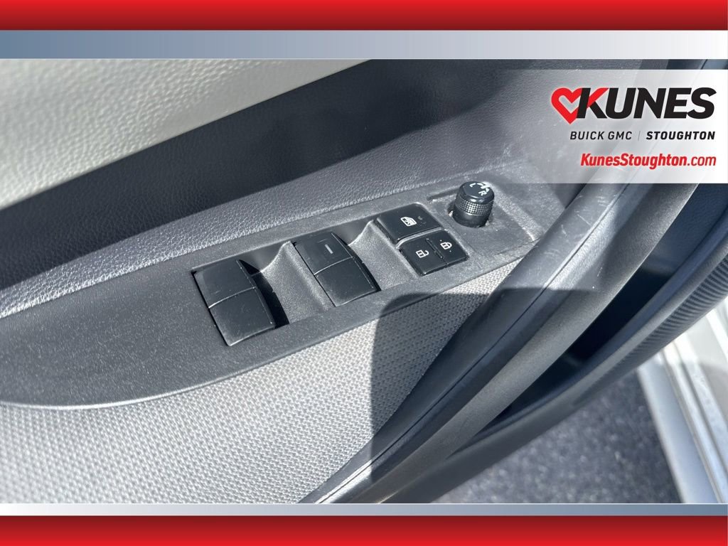 Used 2022 Toyota Corolla LE FWD image 17
