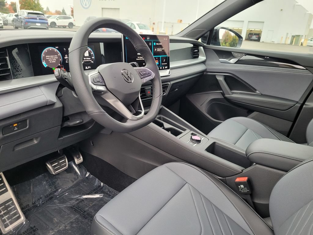 New 2026 Volkswagen Tiguan SE R-Line FWD image 10