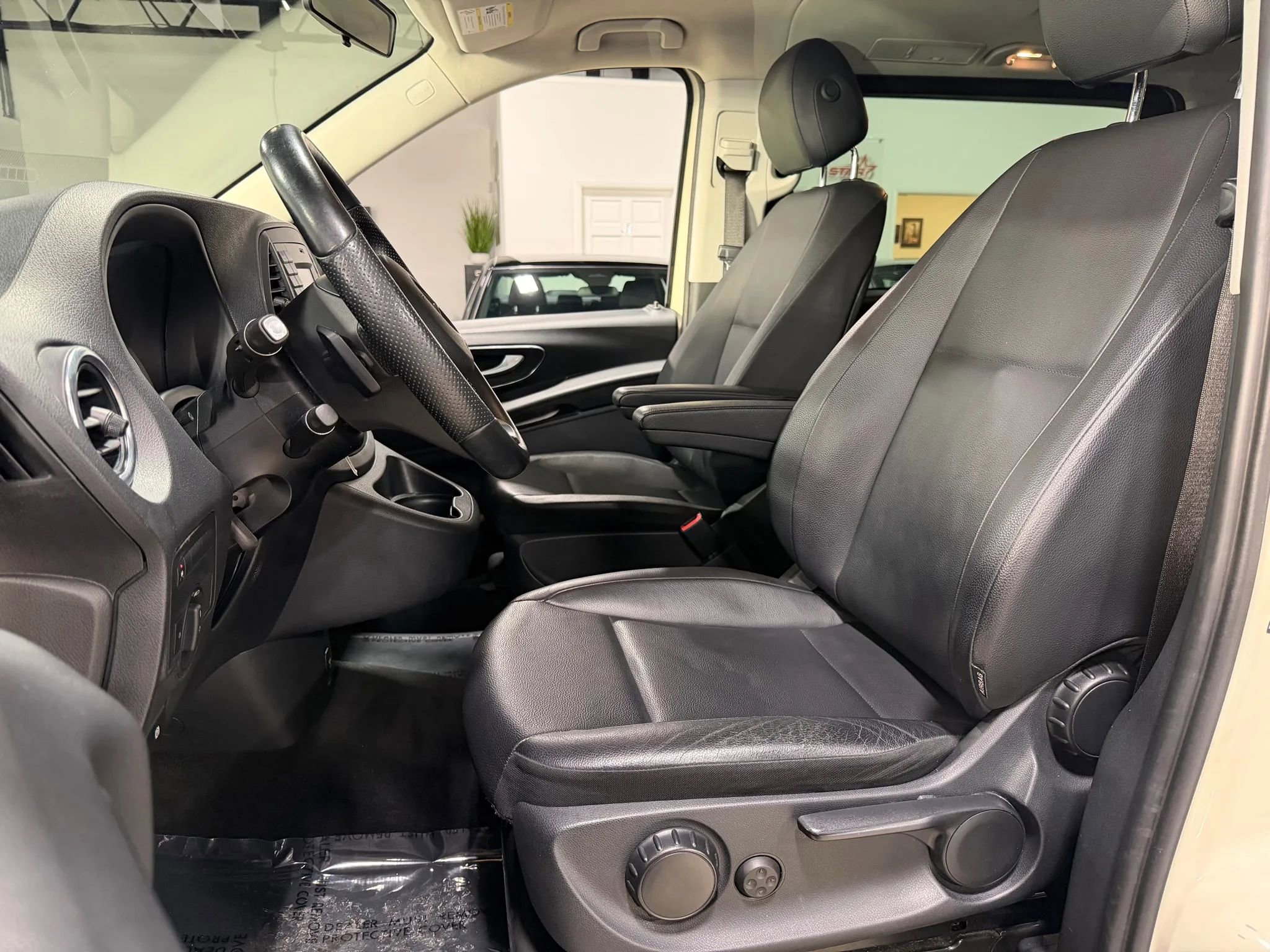 Used 2019 Mercedes-Benz Metris Passenger image 7