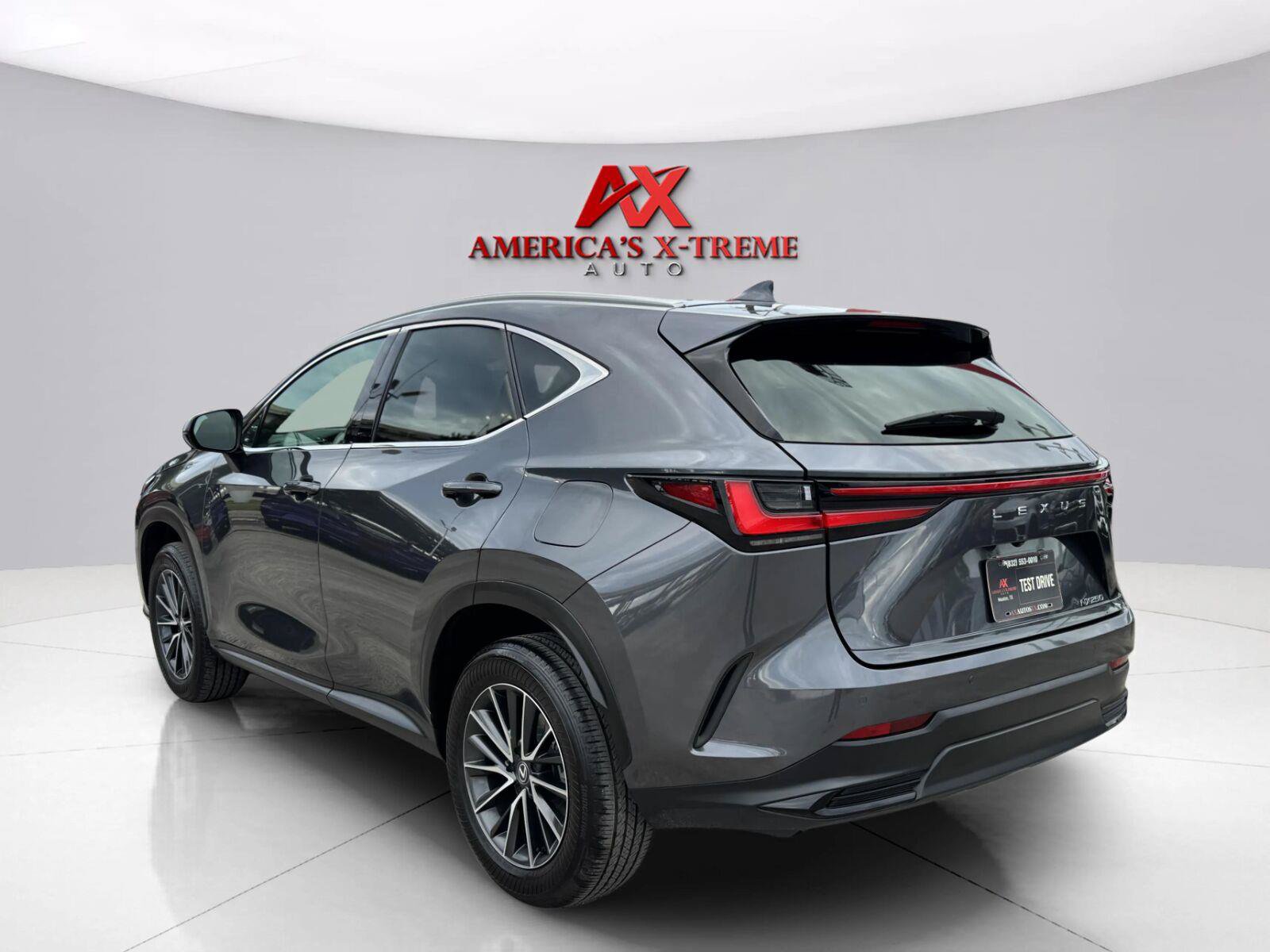 Used 2025 Lexus NX 250 FWD w/ Towing Package (2000 Lbs) image 4