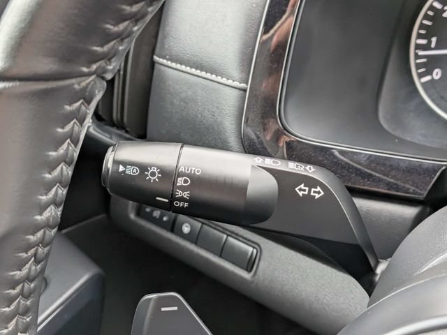 Used 2024 Nissan Pathfinder SV FWD image 25