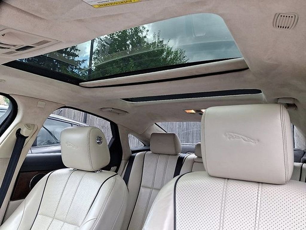 Used 2011 Jaguar XJ image 14