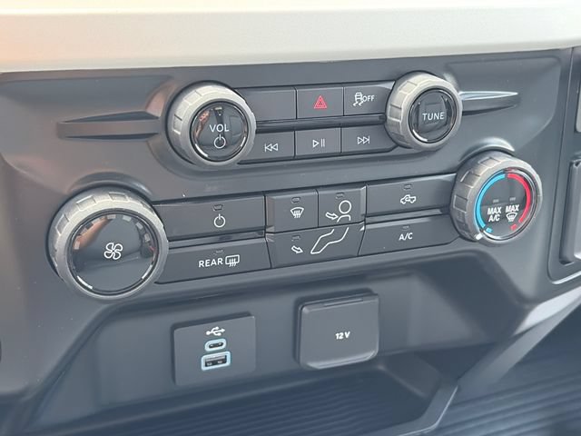 New 2026 Ford F550 4x4 Supercab Super Duty image 16