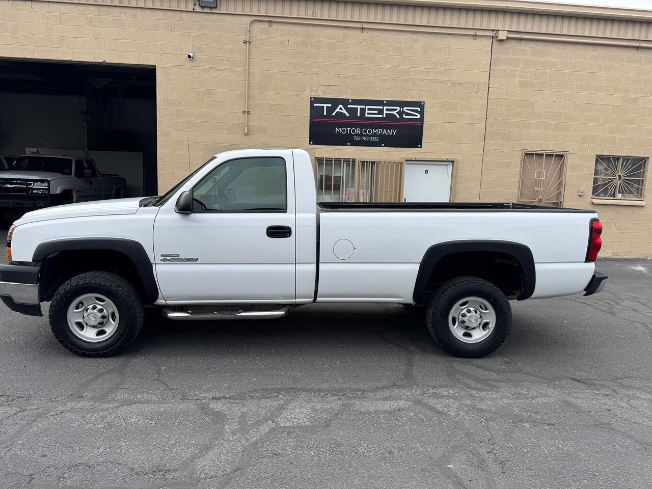 Used 2007 Chevrolet Silverado 2500 W/T w/ Heavy-Duty Power Package image 6