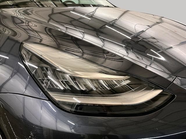 Used 2022 Tesla Model Y Long Range AWD/4WD image 27