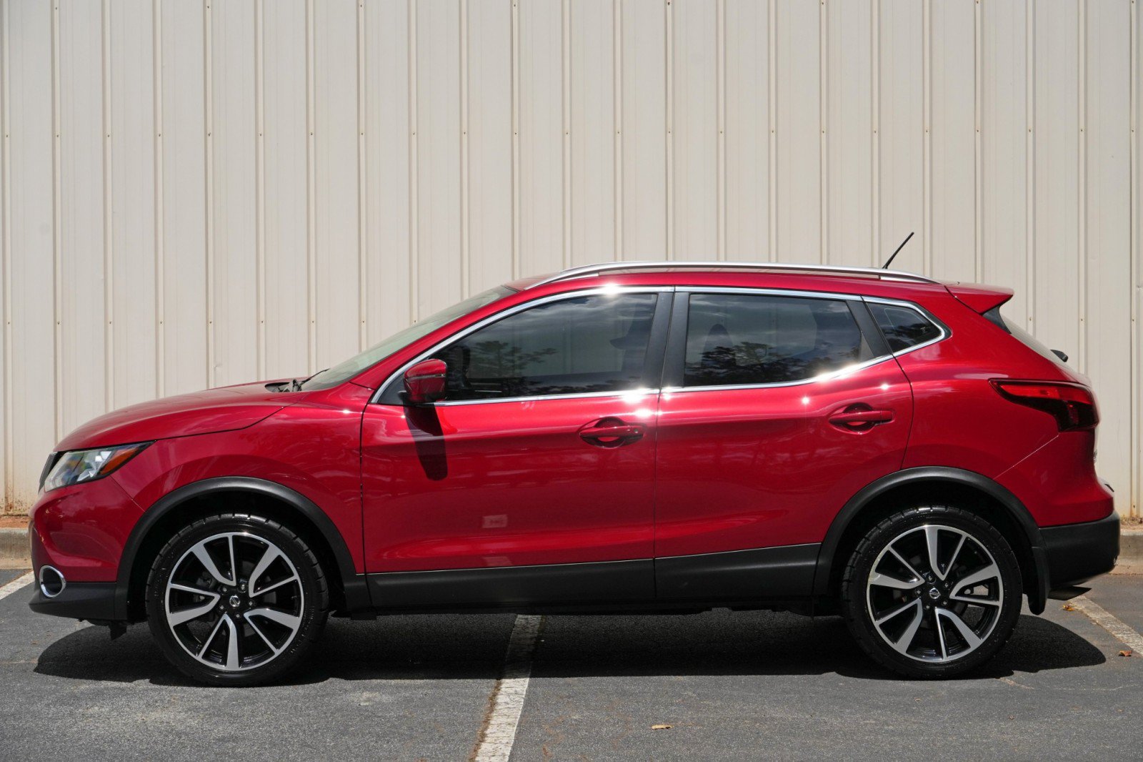 Used 2018 Nissan Rogue Sport SL w/ SL Premium Package FWD image 46