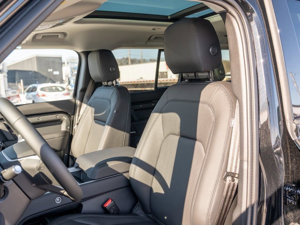 New 2025 Land Rover Defender 130 S image 17