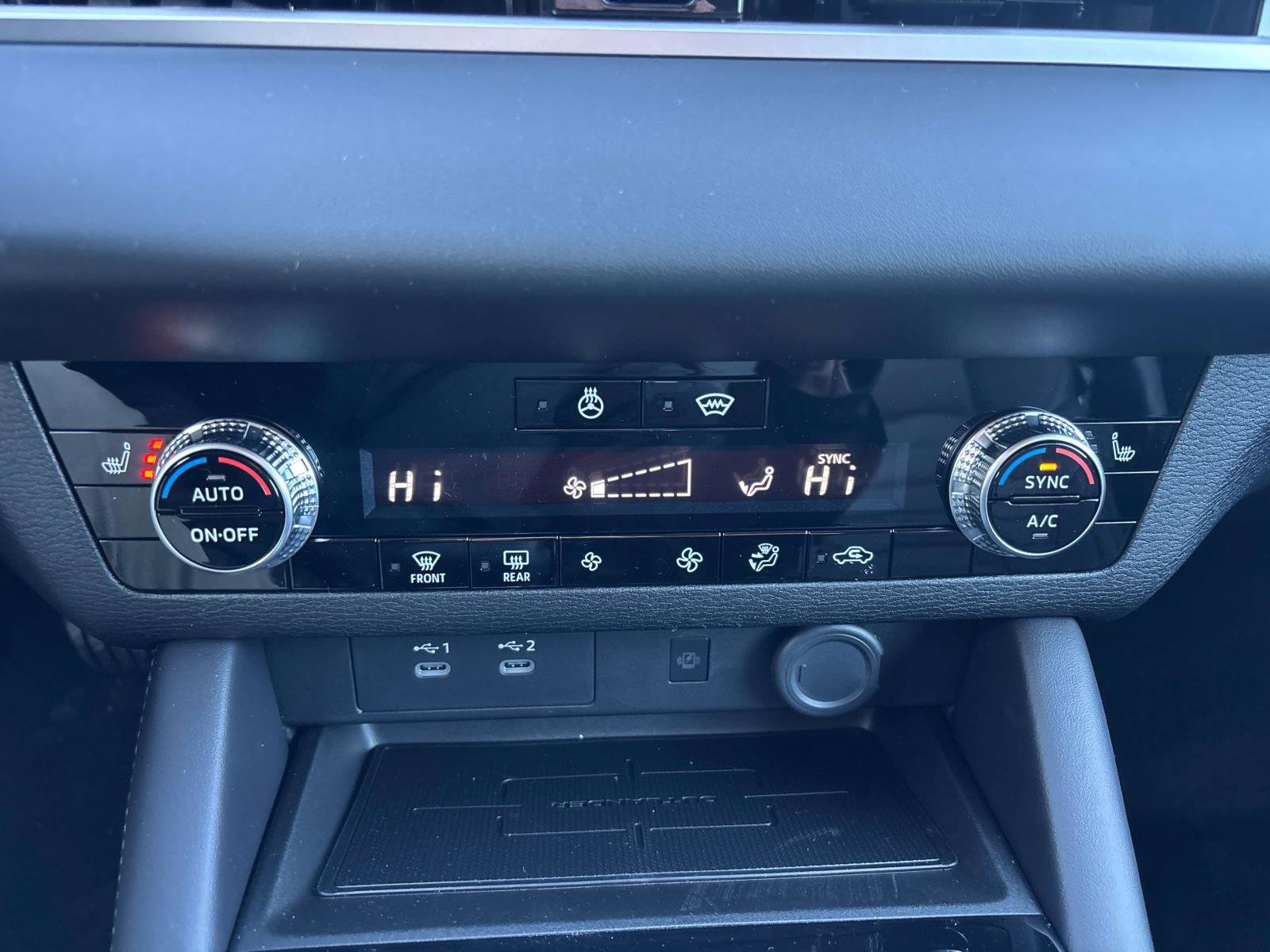 New 2026 Mitsubishi Outlander SE image 10