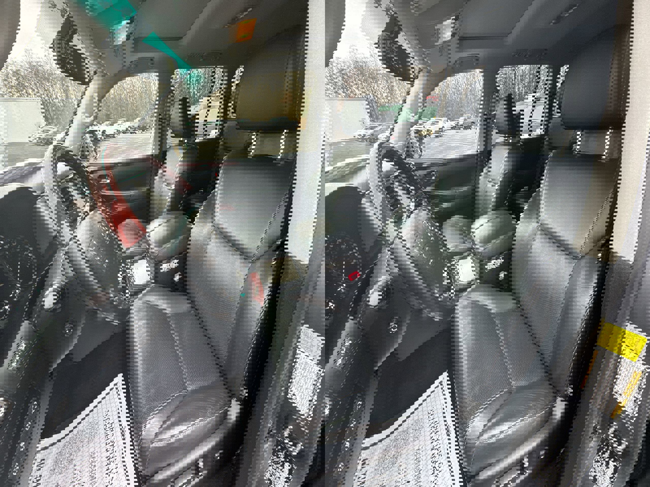 Used 2015 Lexus LX 570 4WD w/ Luxury Package image 20