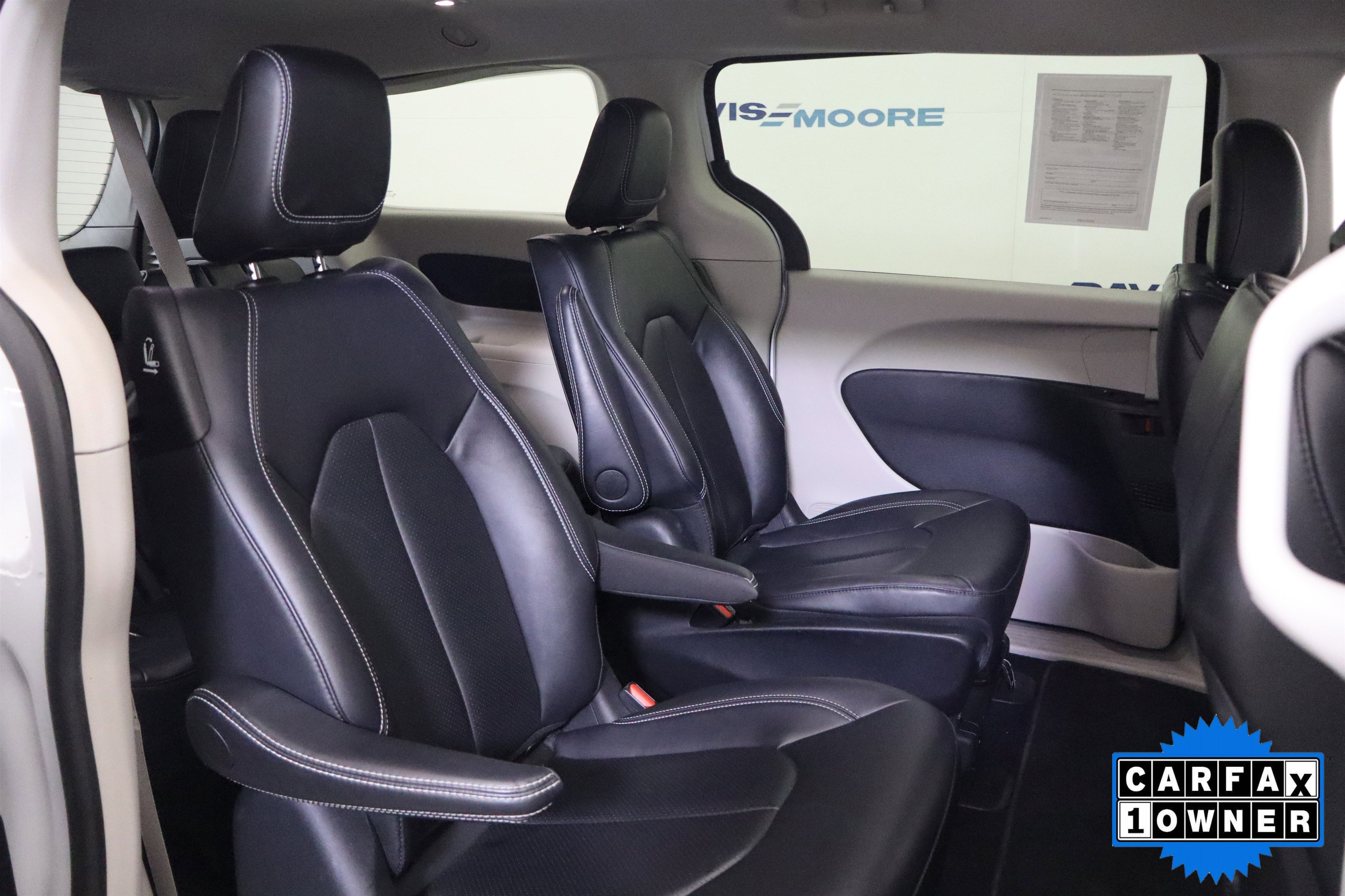 Used 2024 Chrysler Pacifica Select image 54