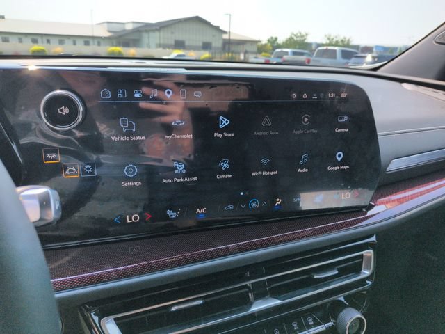 Used 2025 Chevrolet Traverse Z71 w/ Enhanced Driving Package AWD/4WD image 16