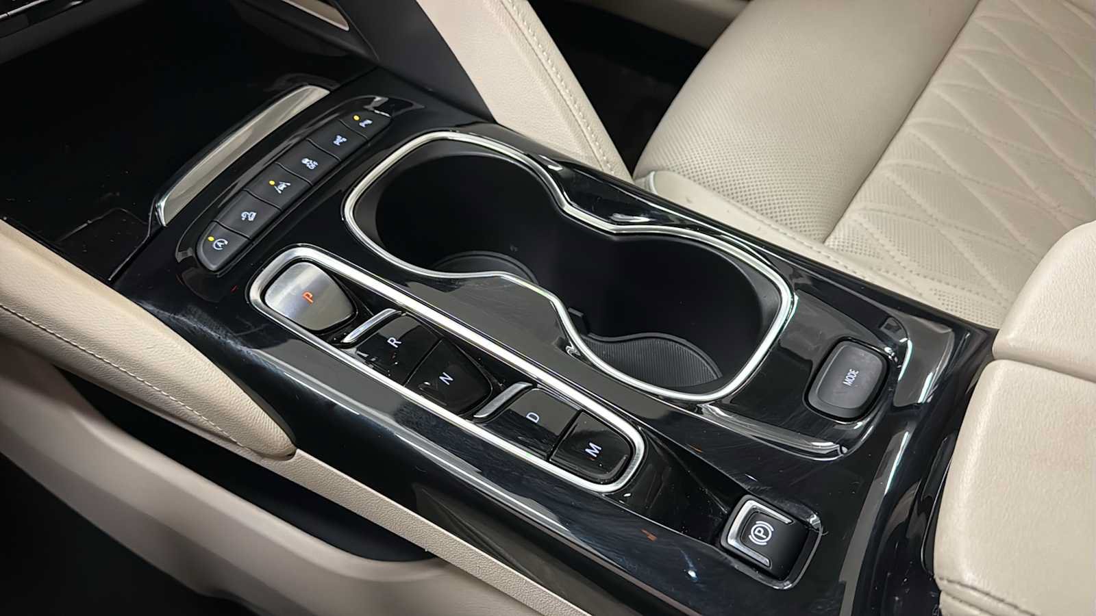 Used 2023 Buick Envision Avenir AWD/4WD image 23