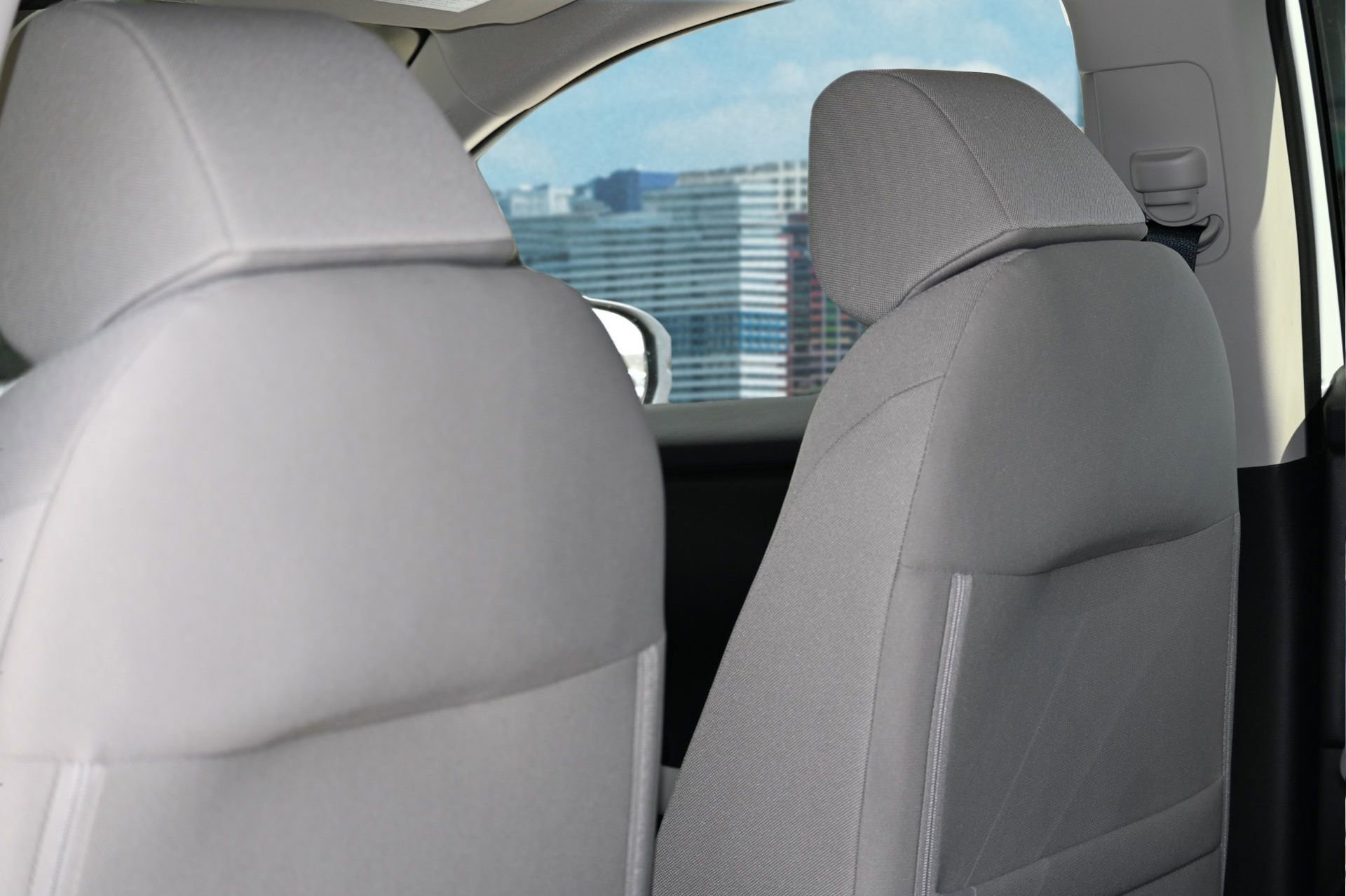 New 2025 Honda HR-V LX image 17