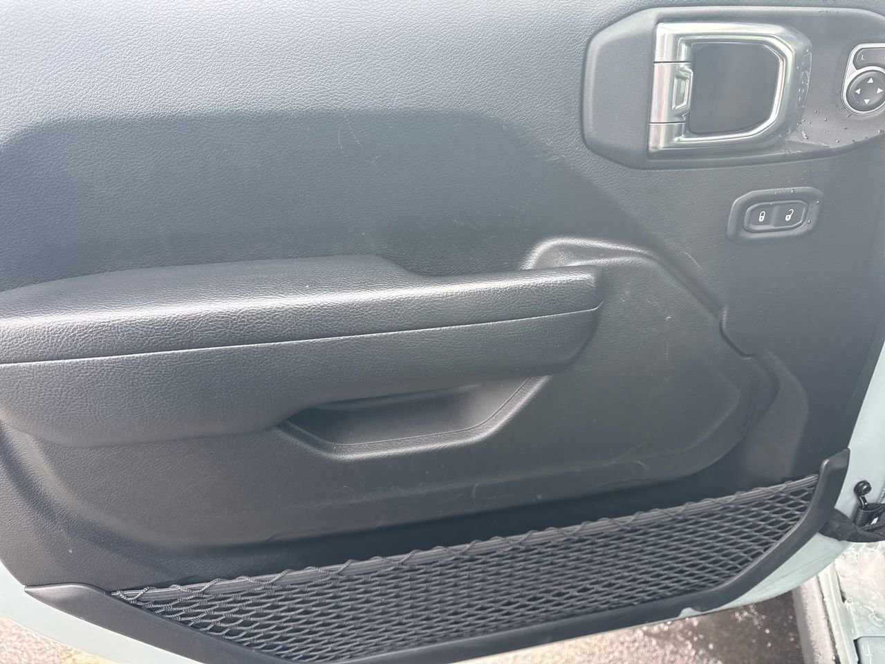 Certified 2024 Jeep Wrangler Unlimited Rubicon w/ Safety Group image 15