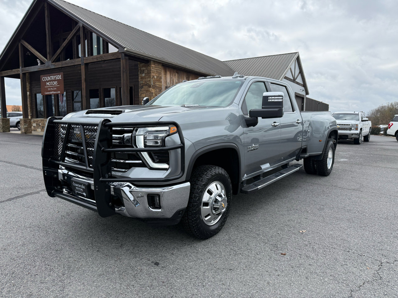 Used 2025 Chevrolet Silverado 3500 LTZ w/ LTZ Texas Edition image 2