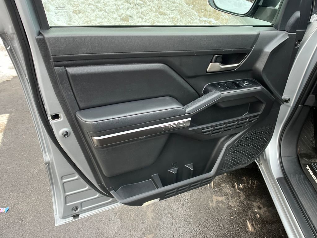 Used 2025 Toyota Tacoma TRD Sport w/ TRD Sport Upgrade Package image 11