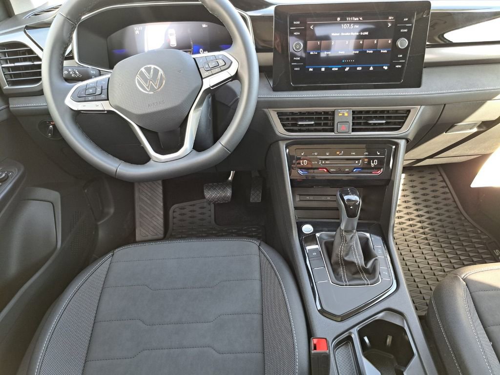 New 2026 Volkswagen Taos SE image 22