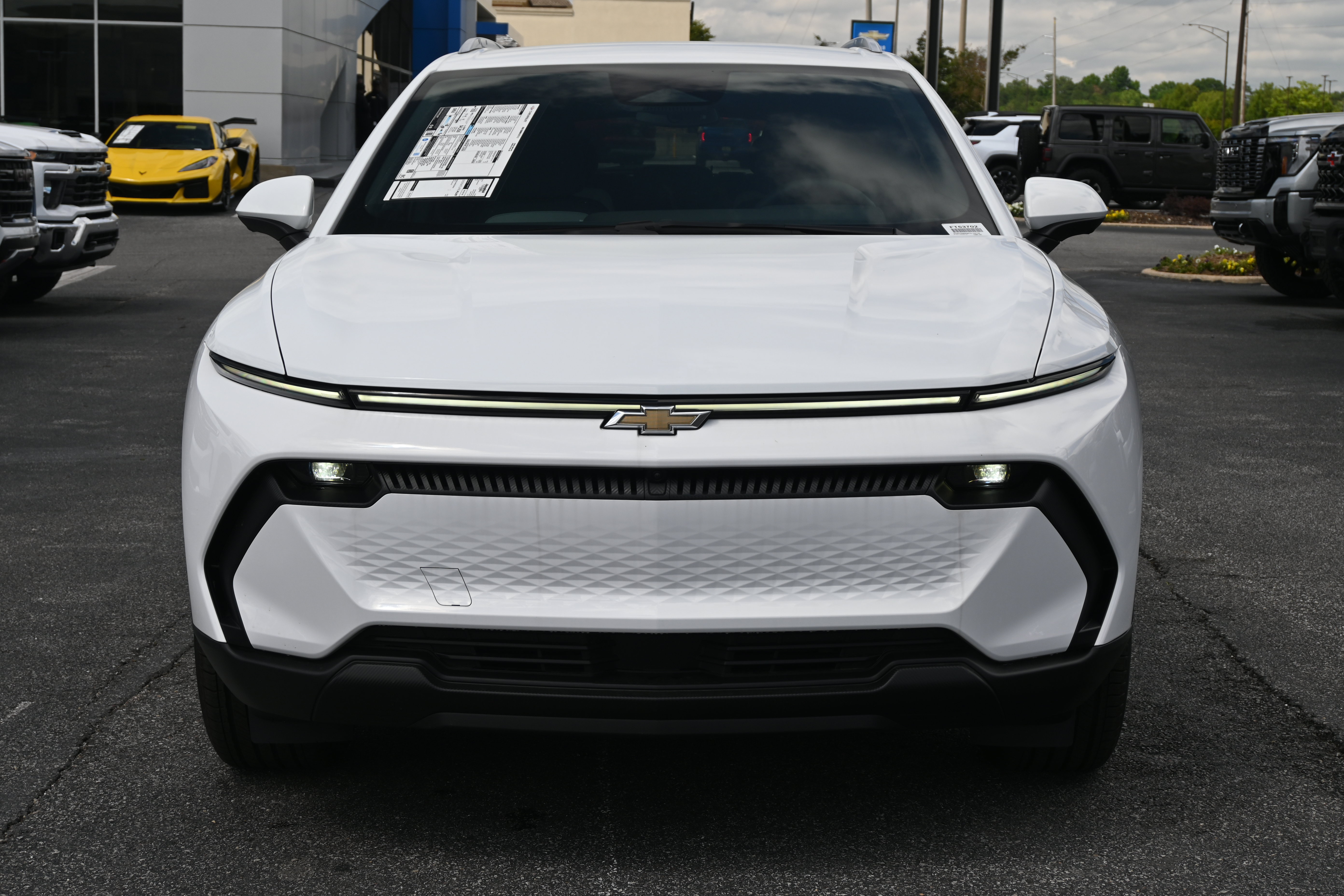 New 2026 Chevrolet Equinox EV LT AWD/4WD image 3